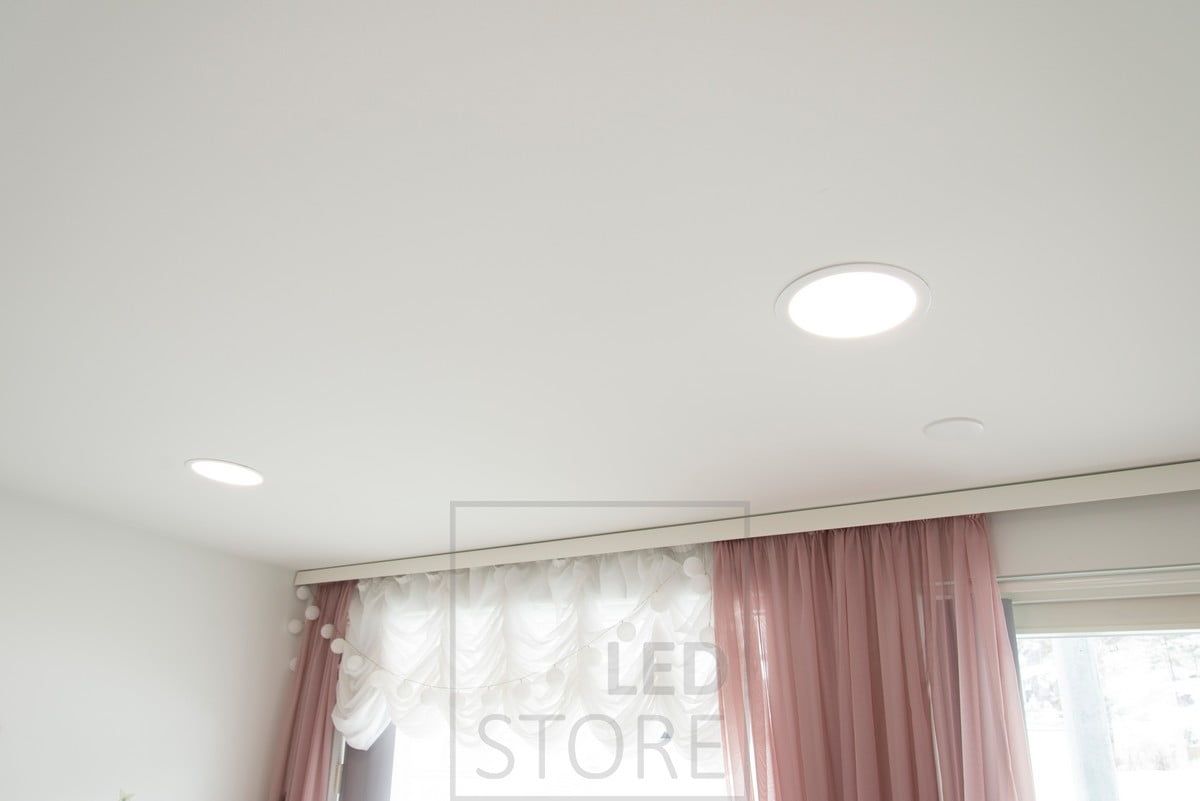 Round LED panels as high quality general lighting, illuminating with uniform light. Led plafond 240 UPPOAVA, 17W is a multifunctional luminaire for indoor and outdoor use. Ledstore.fi